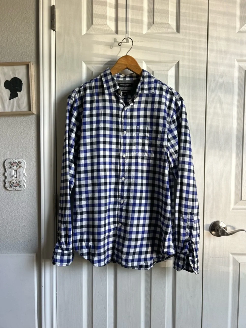 Banana Republic 100% cotton luxe flannel camden fit long sleeve button up shirt